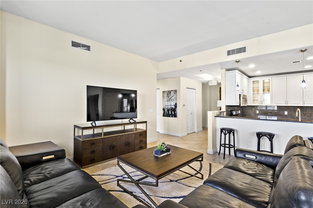 8255 Las Vegas Boulevard 619