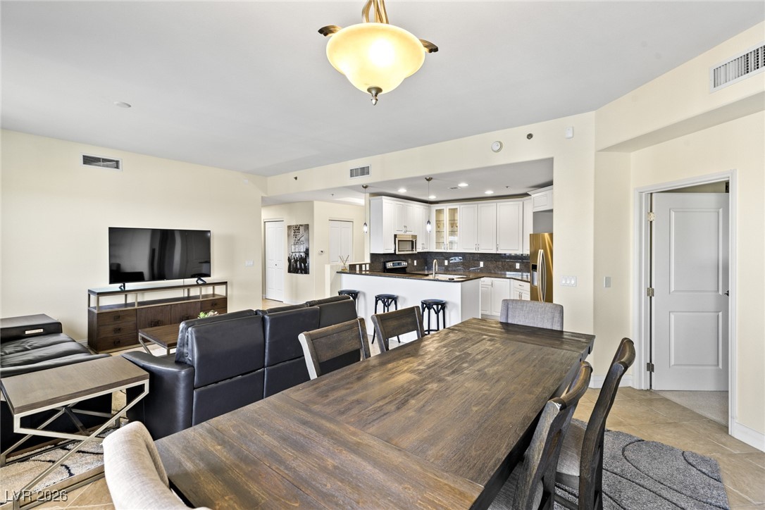 8255 Las Vegas Boulevard 619