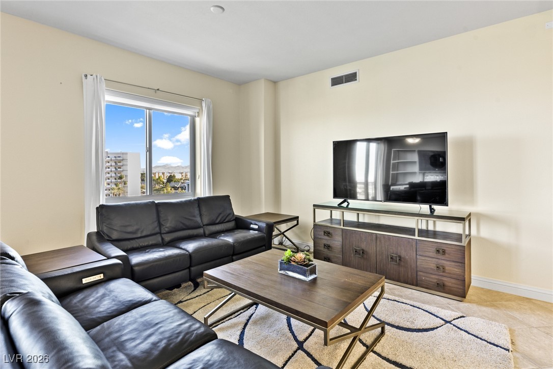 8255 Las Vegas Boulevard 619