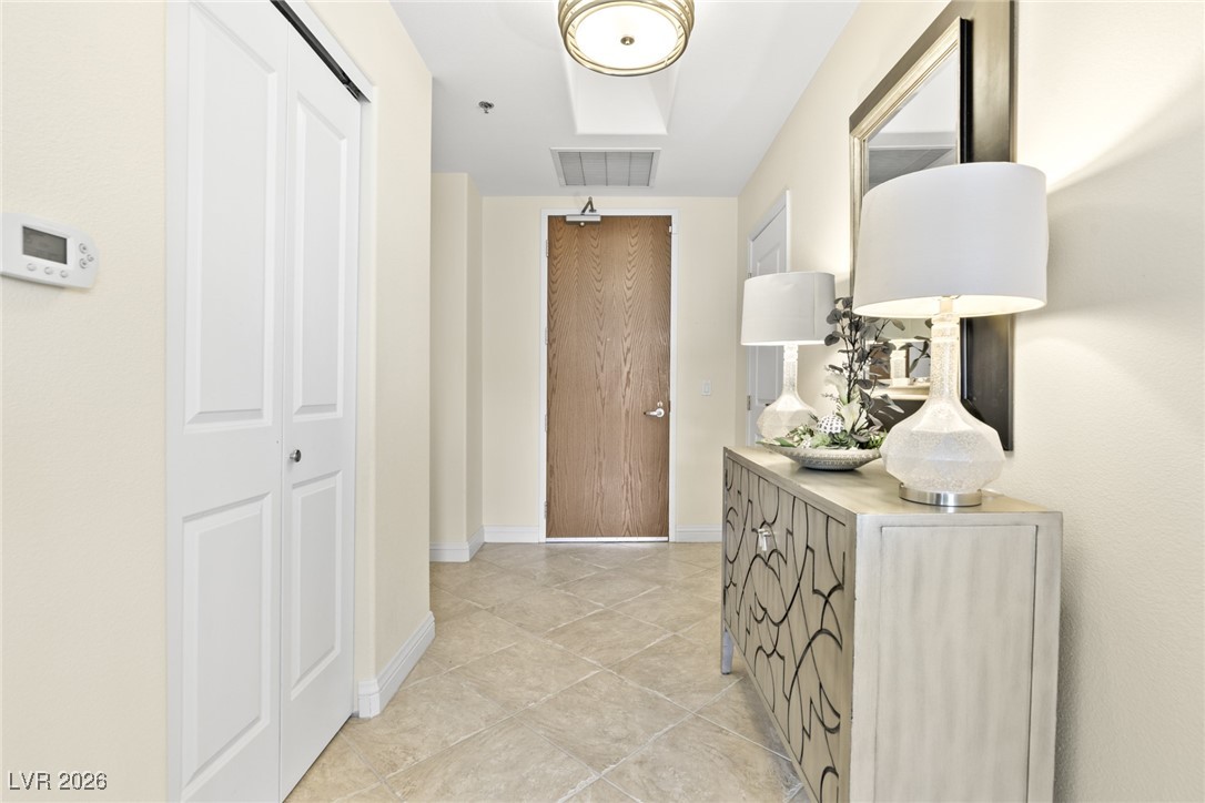 8255 Las Vegas Boulevard 619