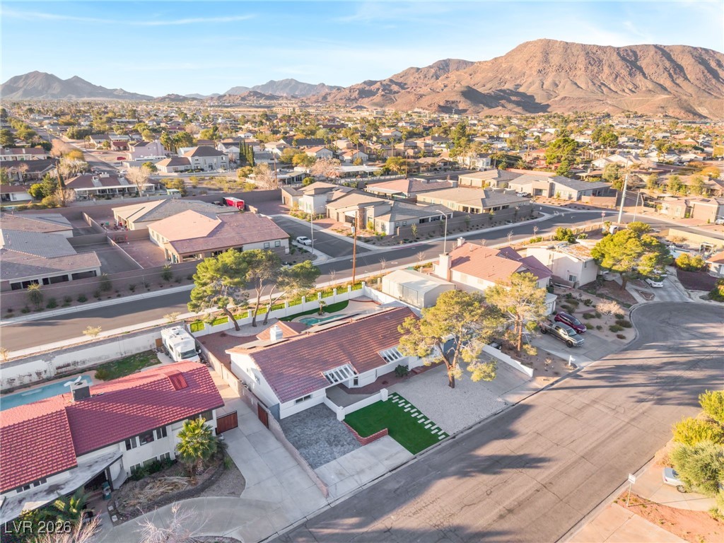 611 East Fairway Road