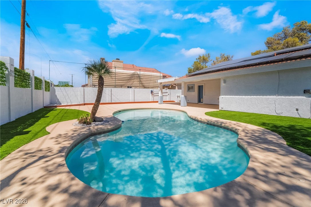 611 East Fairway Road