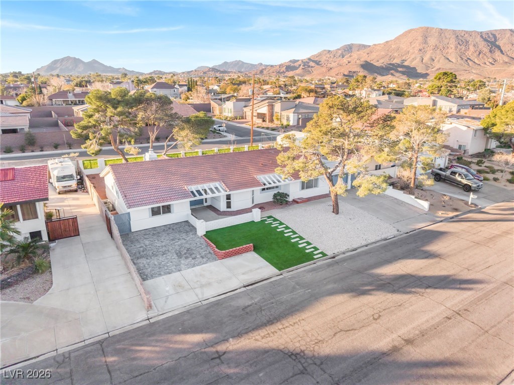 611 East Fairway Road