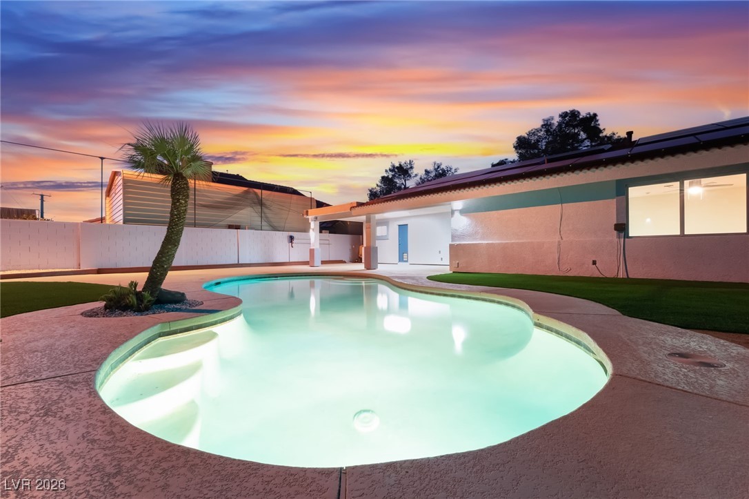 611 East Fairway Road