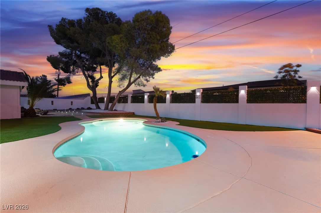 611 East Fairway Road