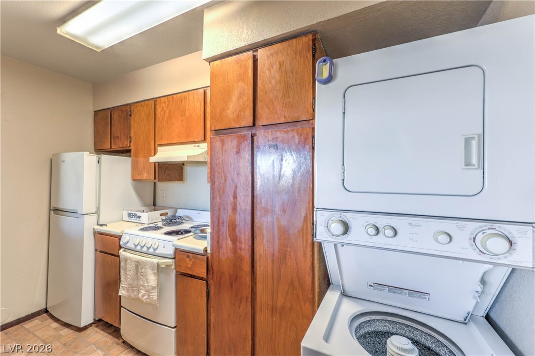 2221 West Bonanza Road 28