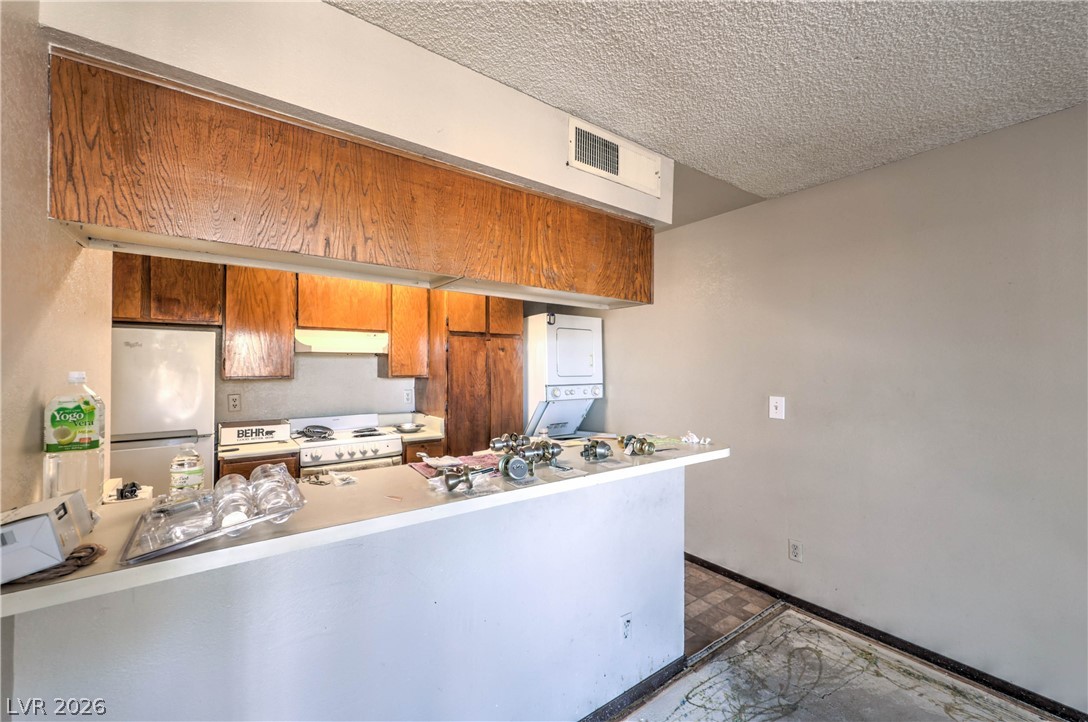 2221 West Bonanza Road 28