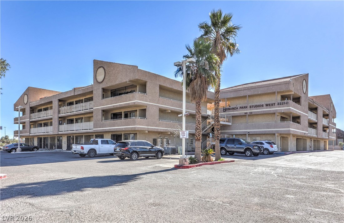 2221 West Bonanza Road 28