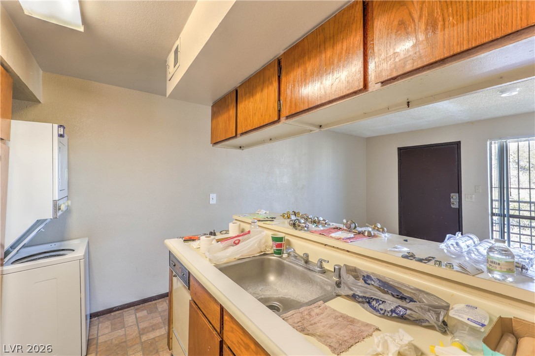 2221 West Bonanza Road 28