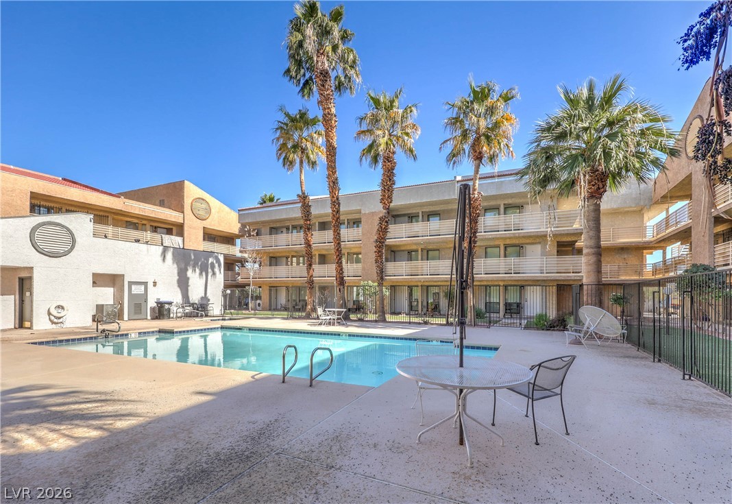 2221 West Bonanza Road 28