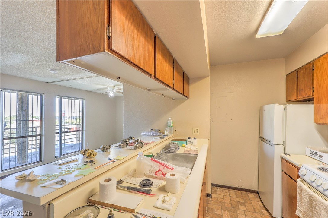 2221 West Bonanza Road 28