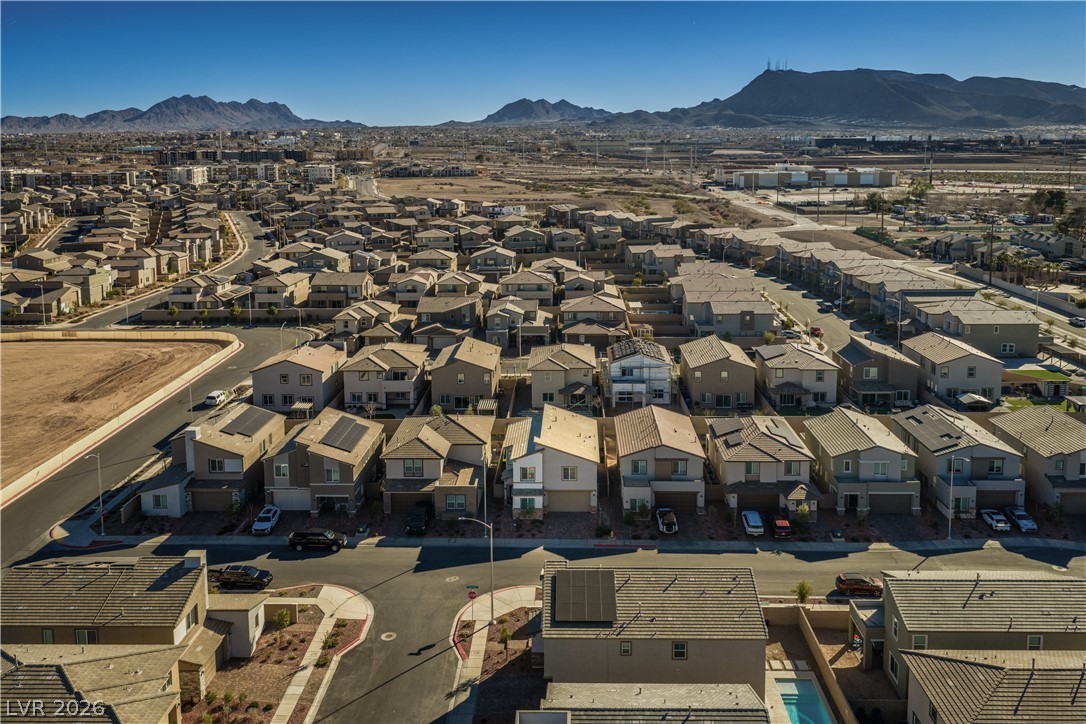 145 Rohan Crest Avenue