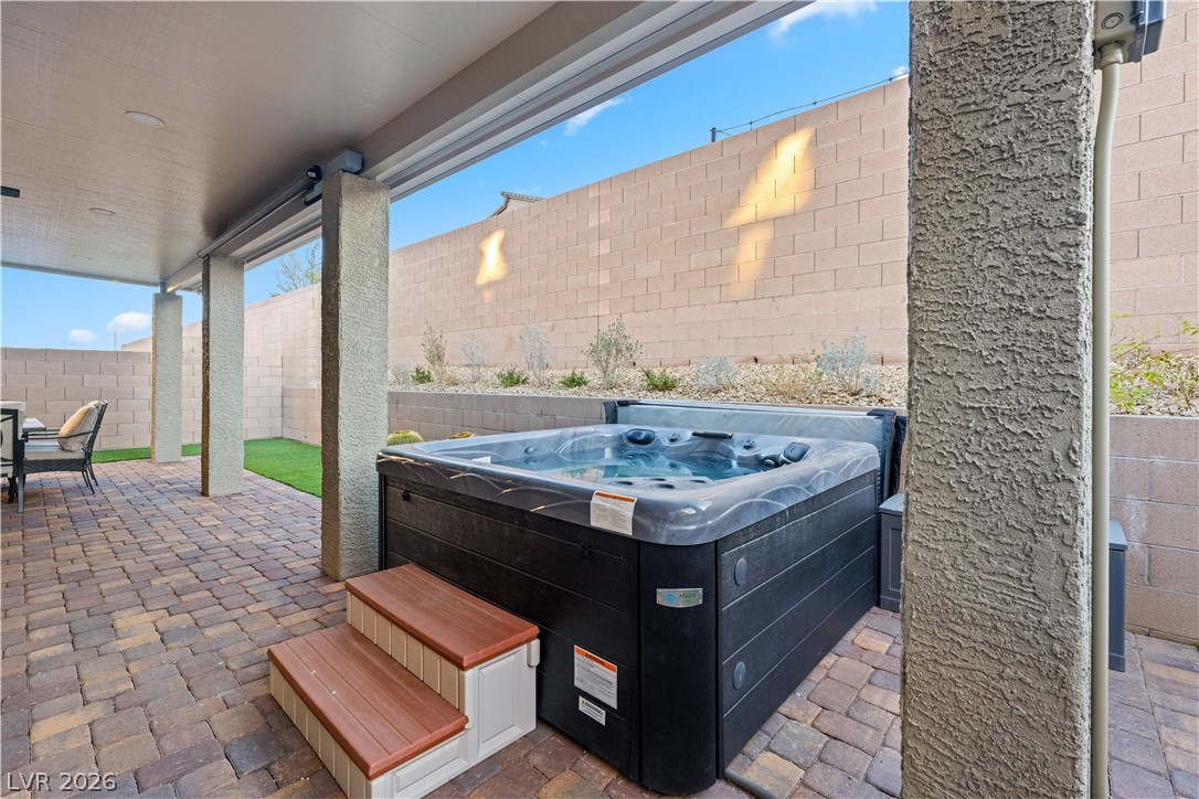 145 Rohan Crest Avenue