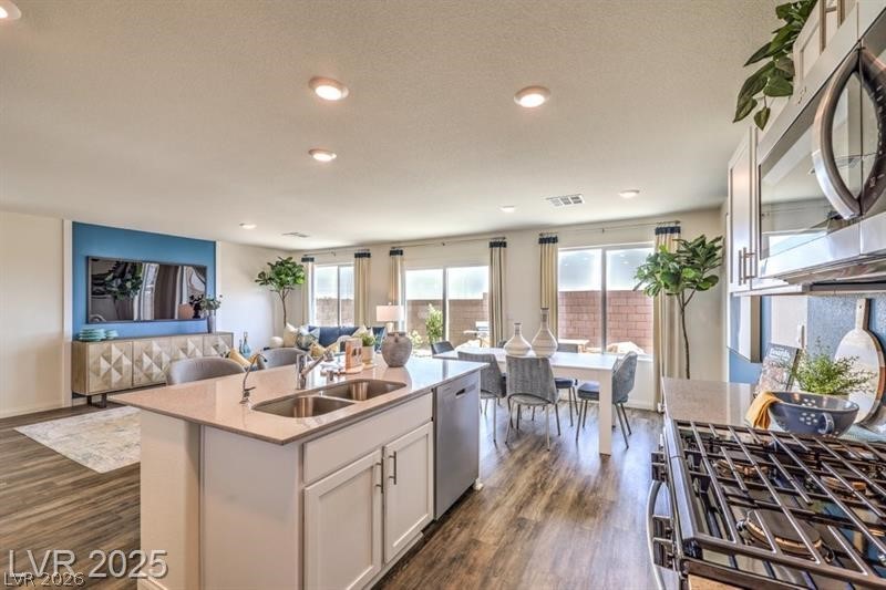 3296 La Cura Avenue 77