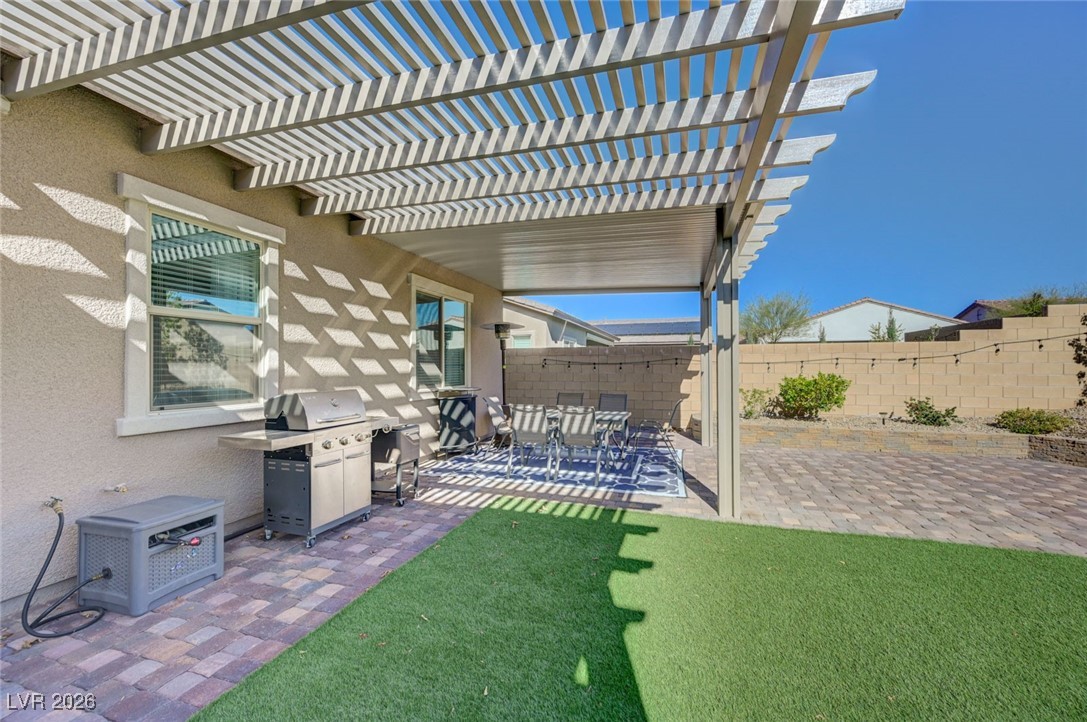 556 Comodo Street