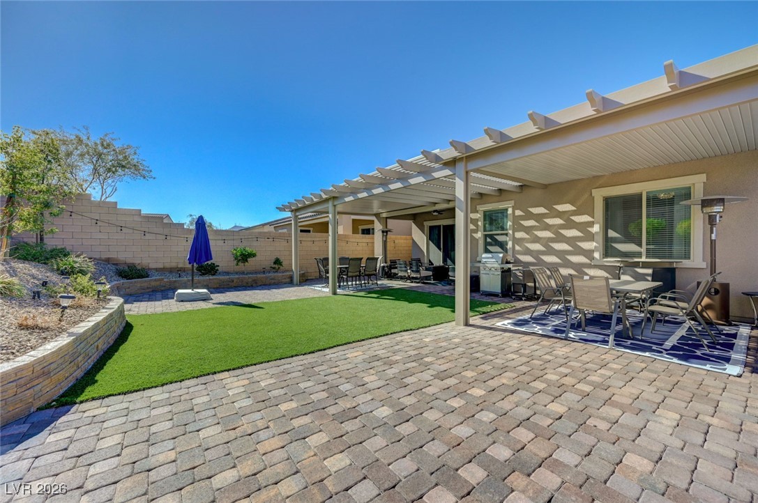 556 Comodo Street