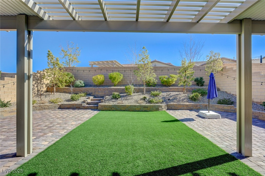 556 Comodo Street