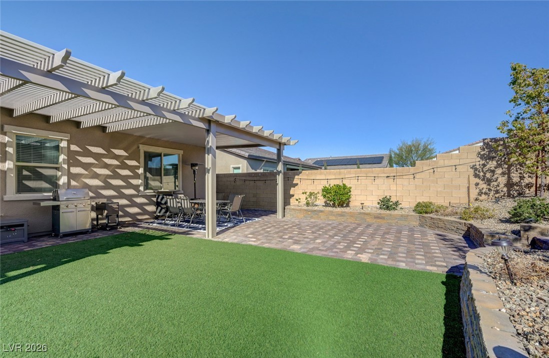 556 Comodo Street