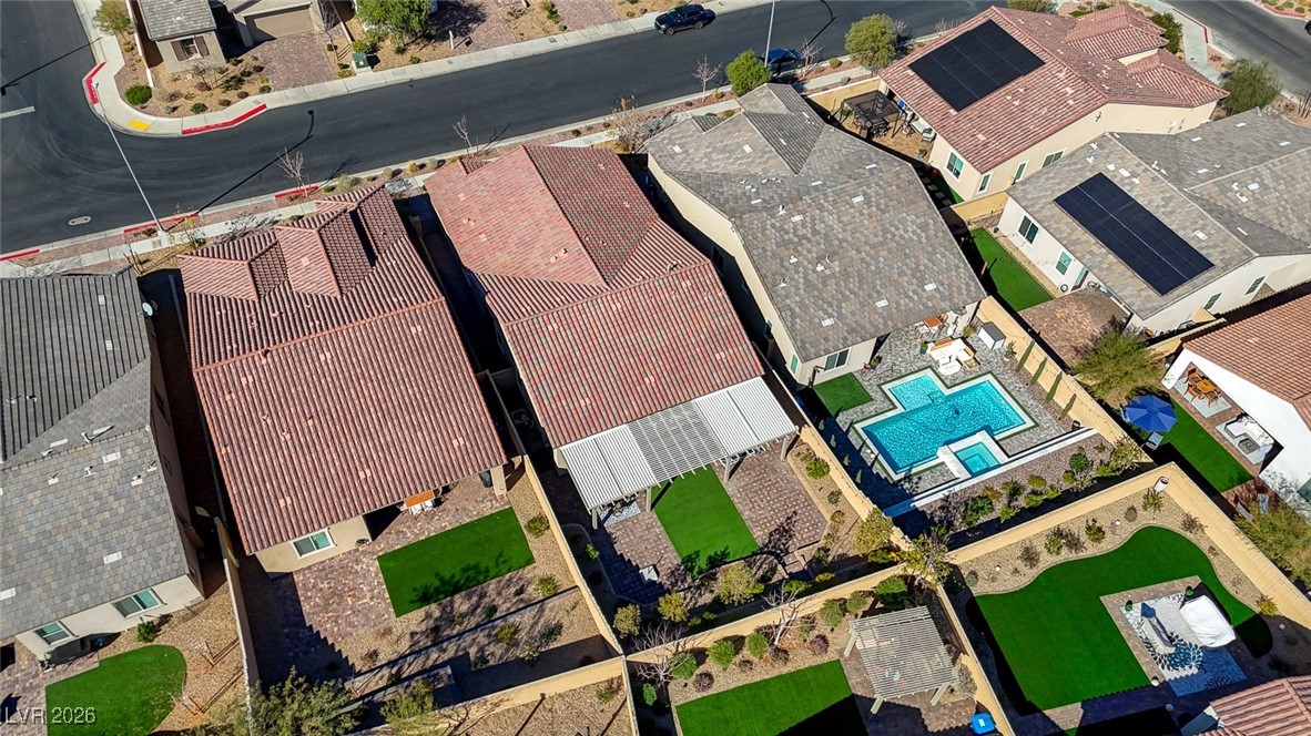 556 Comodo Street