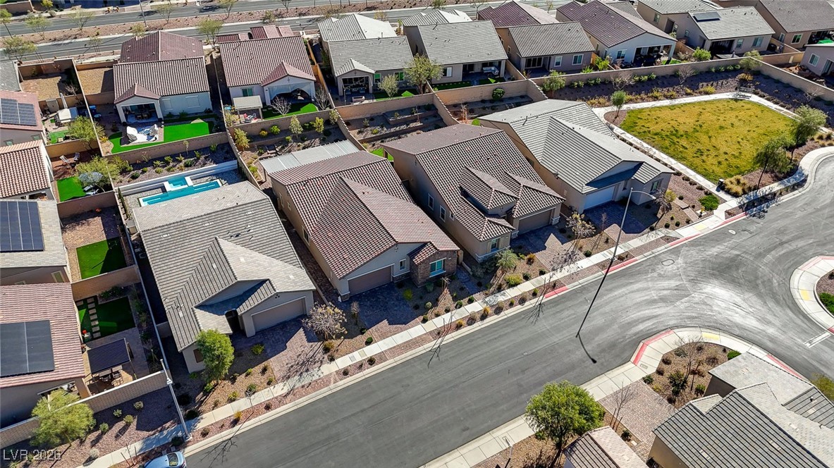 556 Comodo Street