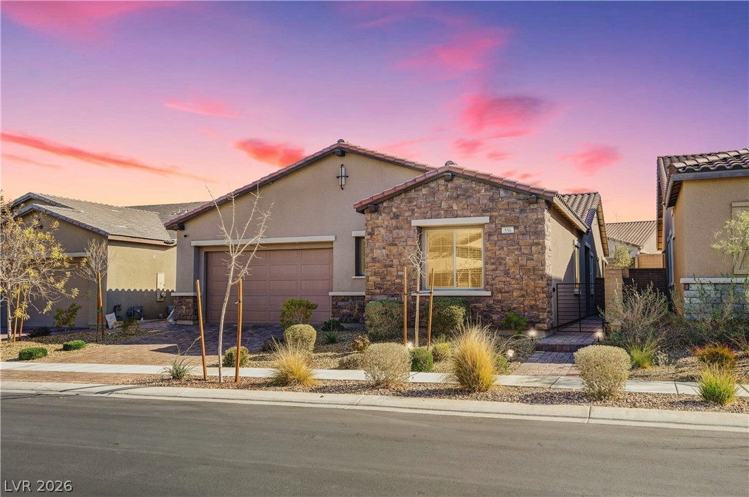 556 Comodo Street