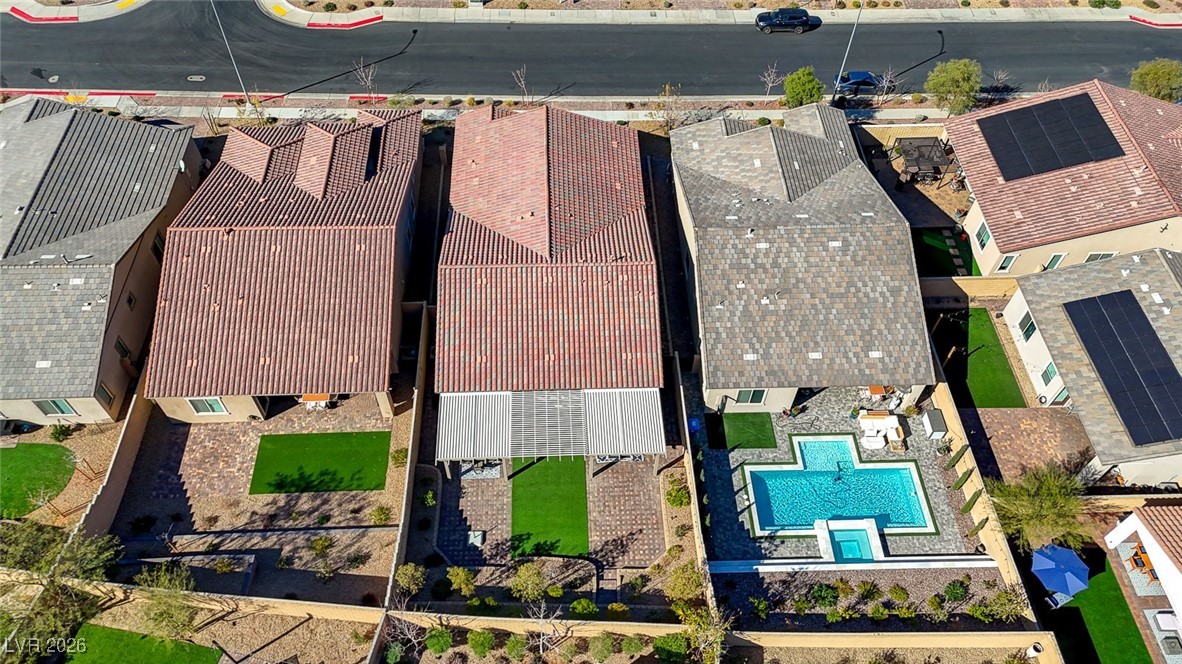 556 Comodo Street