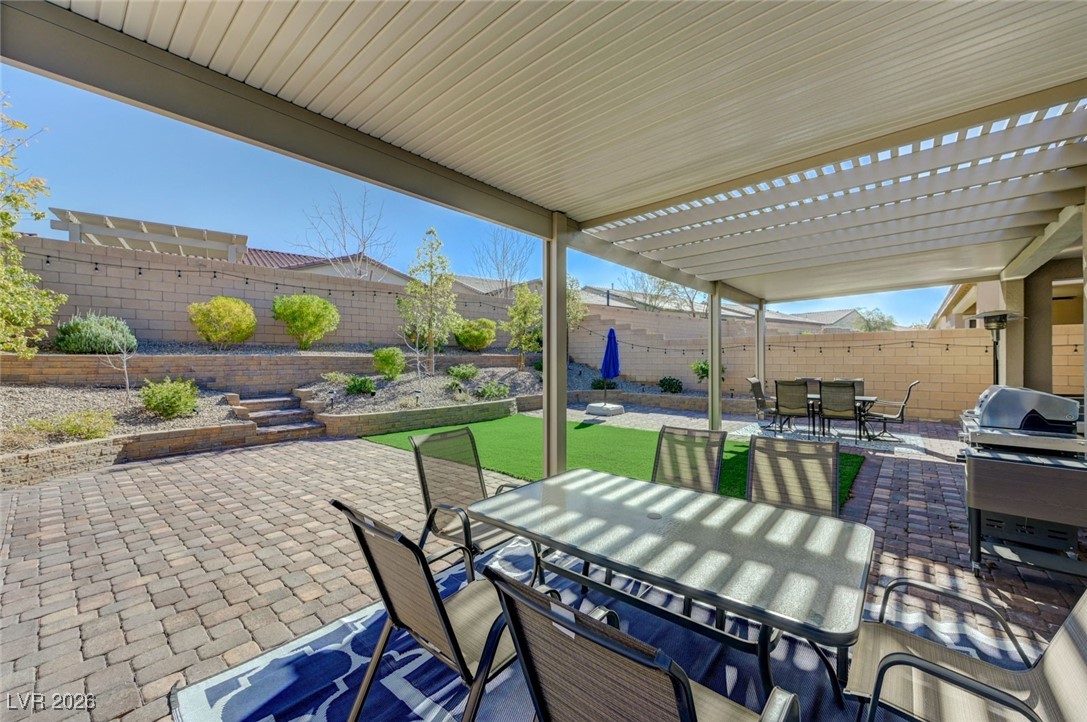 556 Comodo Street