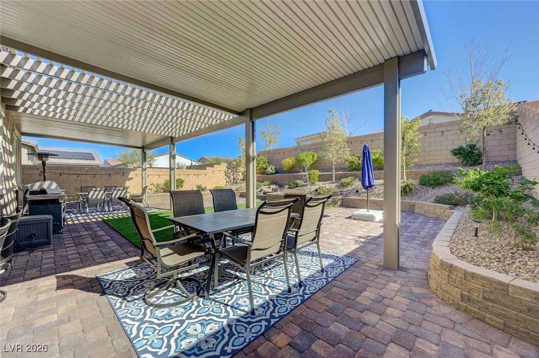 556 Comodo Street
