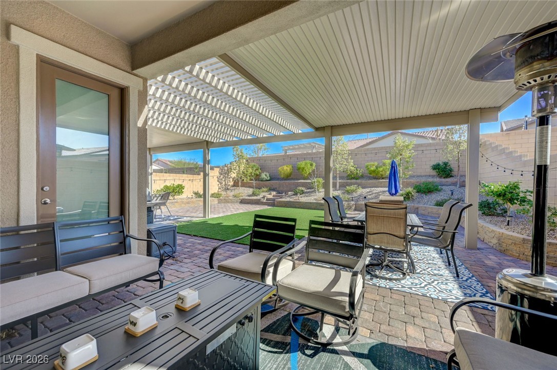 556 Comodo Street