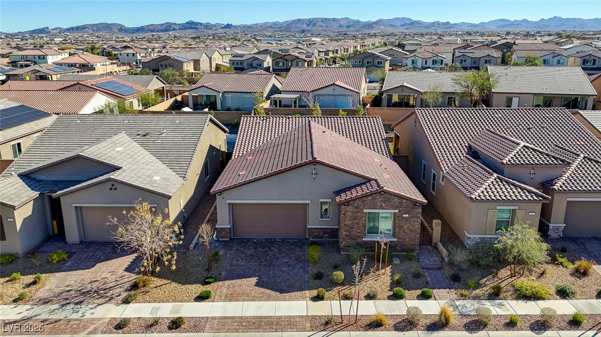 556 Comodo Street