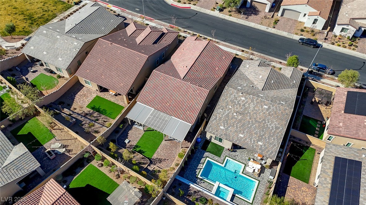 556 Comodo Street