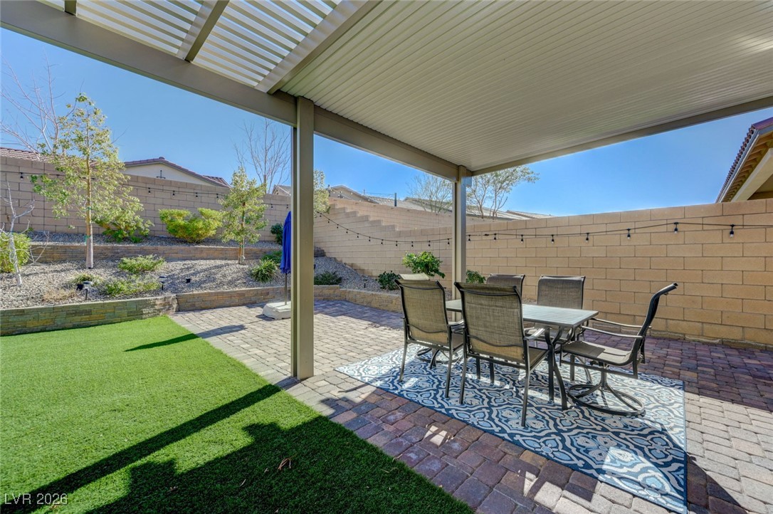 556 Comodo Street