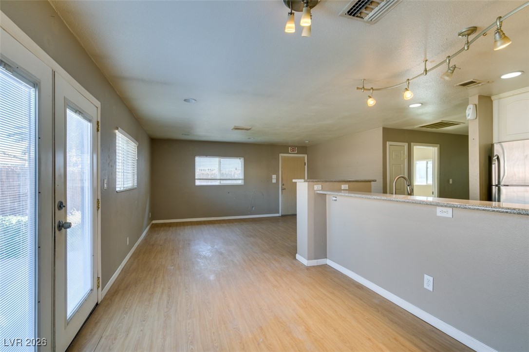 5650 Sea Breeze Avenue