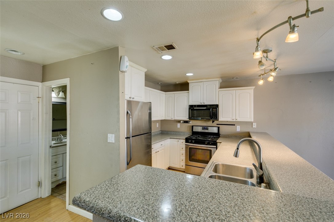 5650 Sea Breeze Avenue