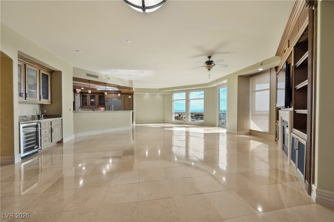 9101 Alta Drive 402