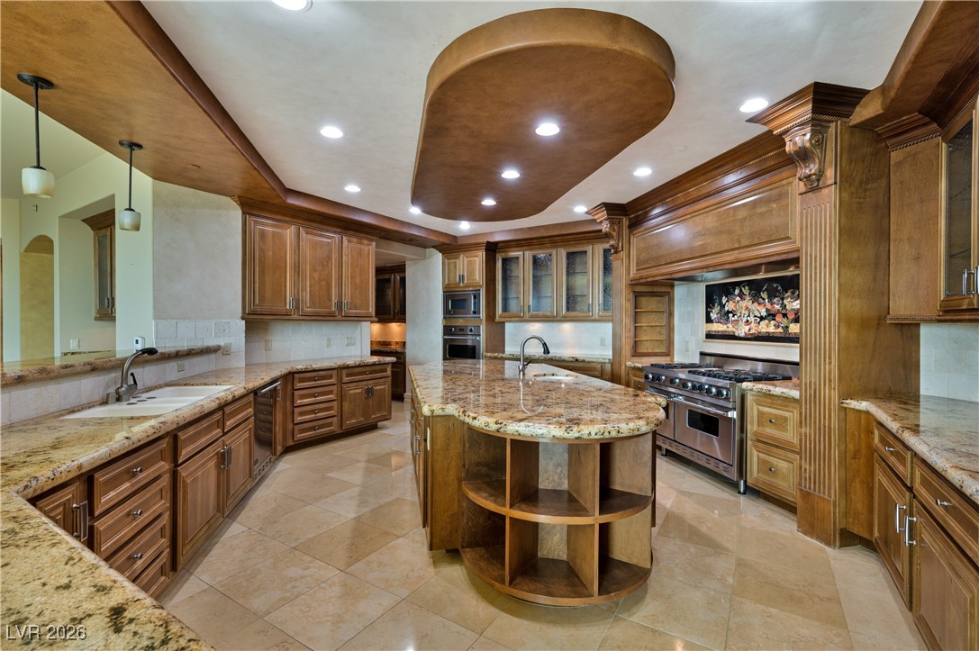 9101 Alta Drive 402