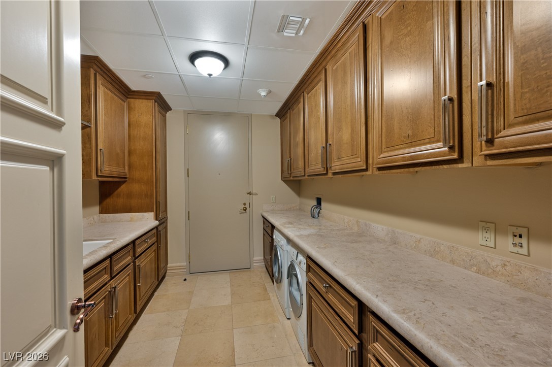 9101 Alta Drive 402