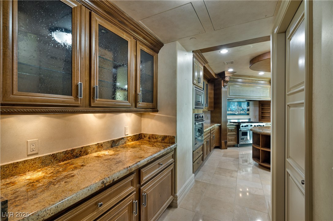 9101 Alta Drive 402