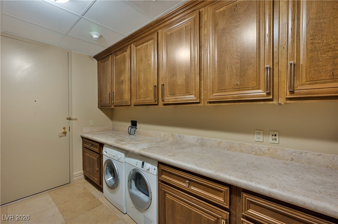 9101 Alta Drive 402
