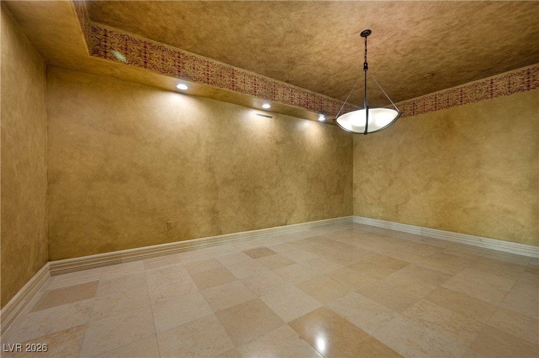 9101 Alta Drive 402