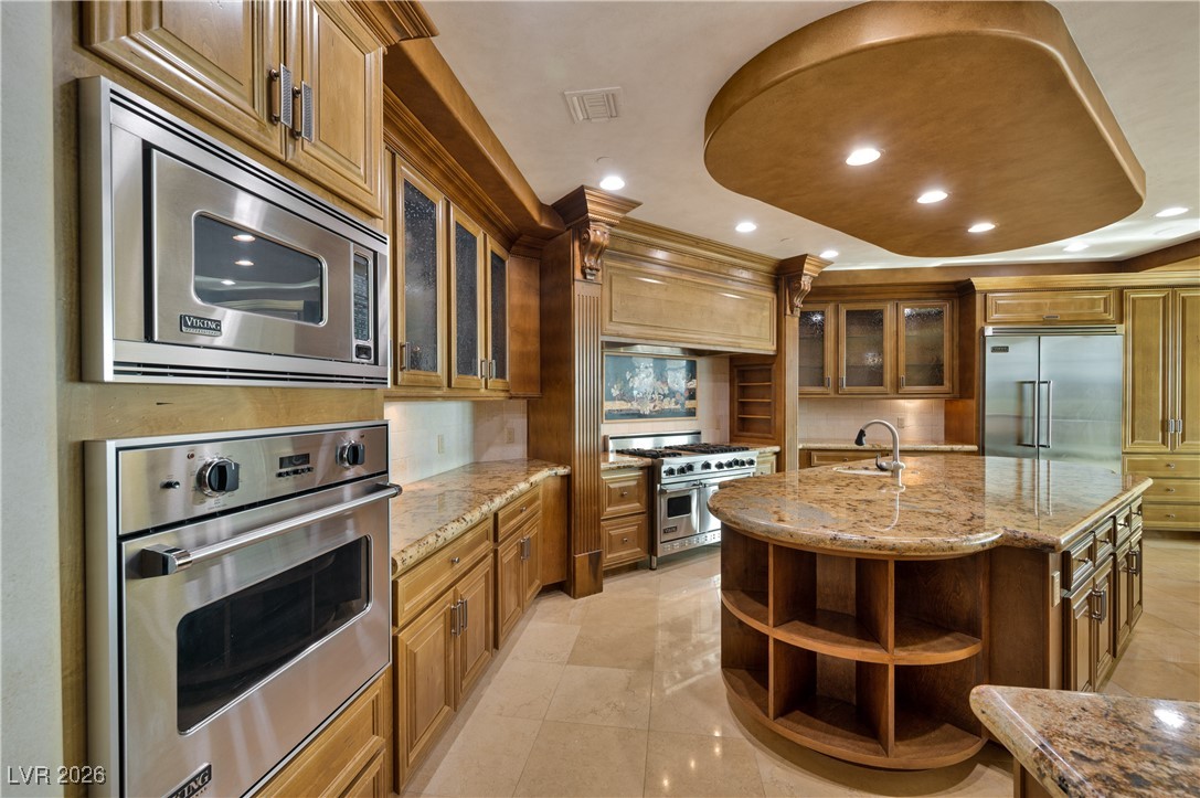 9101 Alta Drive 402