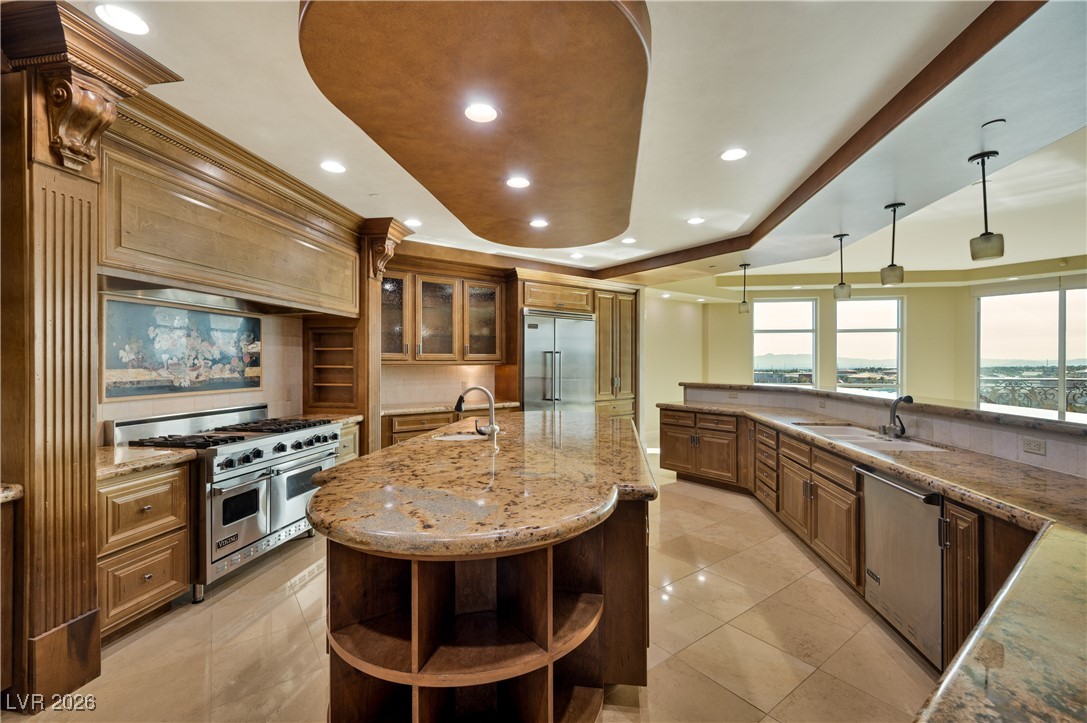 9101 Alta Drive 402