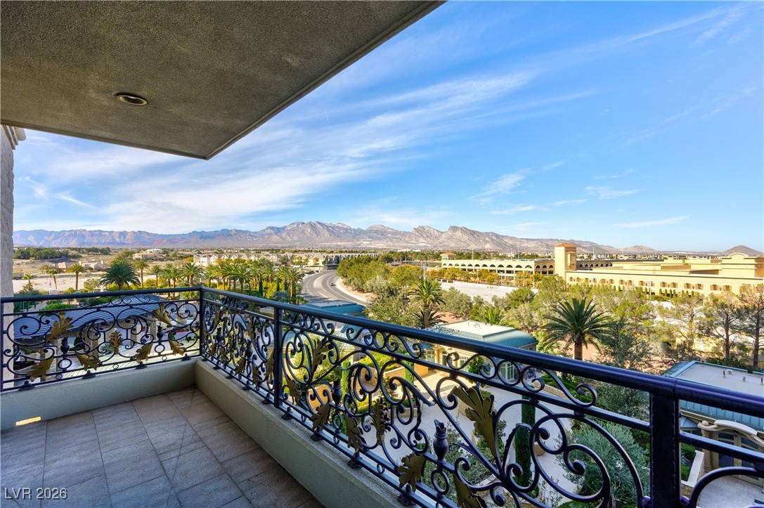 9101 Alta Drive 402