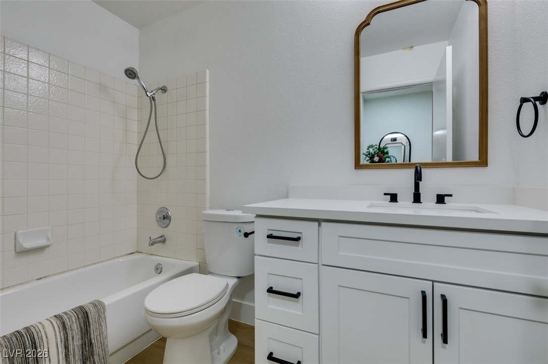 2747 Quaker Ridge Road