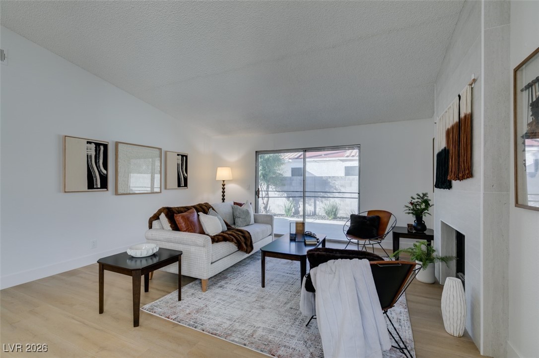 2747 Quaker Ridge Road