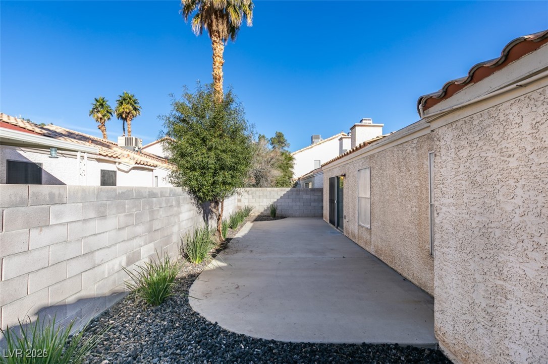 2747 Quaker Ridge Road