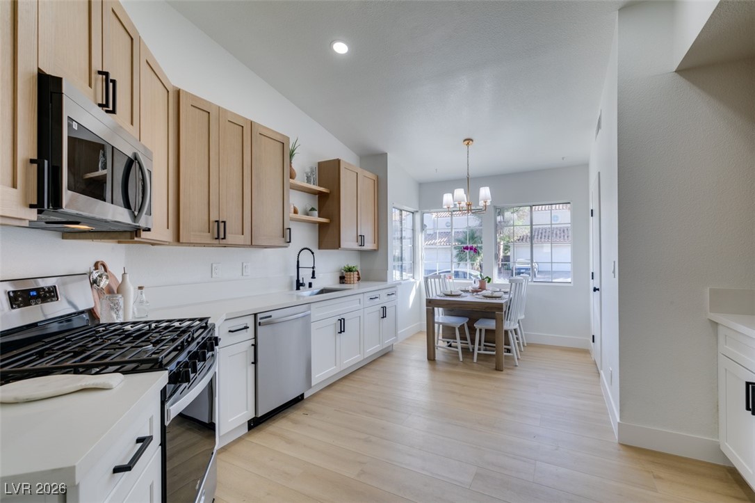 2747 Quaker Ridge Road