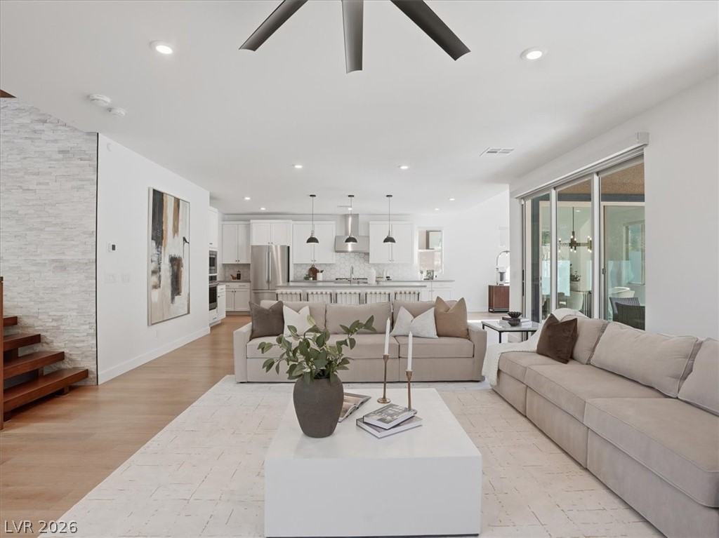 9725 Starlight Ridge Avenue