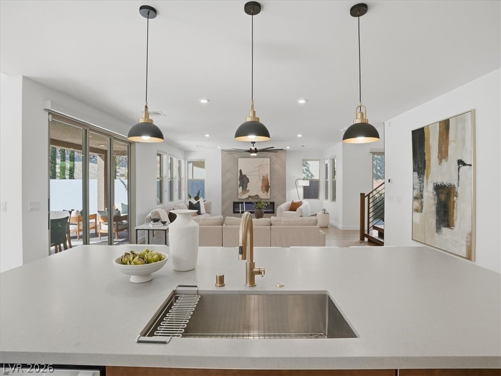 9725 Starlight Ridge Avenue