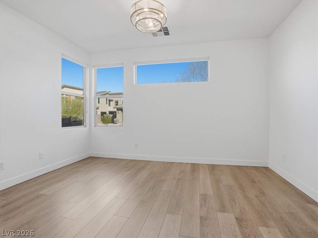 9725 Starlight Ridge Avenue